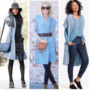 CABI HEATHERED BLUE SHORT SLEEVED DUSTER. SIZE MEDIUM. PERFECT USED CONDITION.